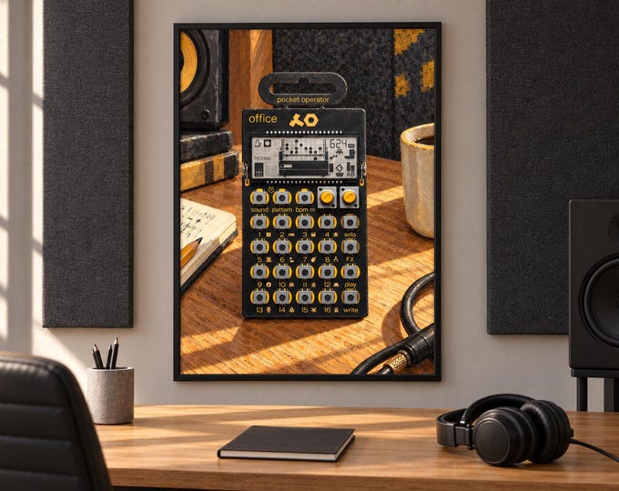 PO-24 Office Pocket Operator Wall Art, Wooden Music Studio Poster, A2 Printable Download — presentación de la obra