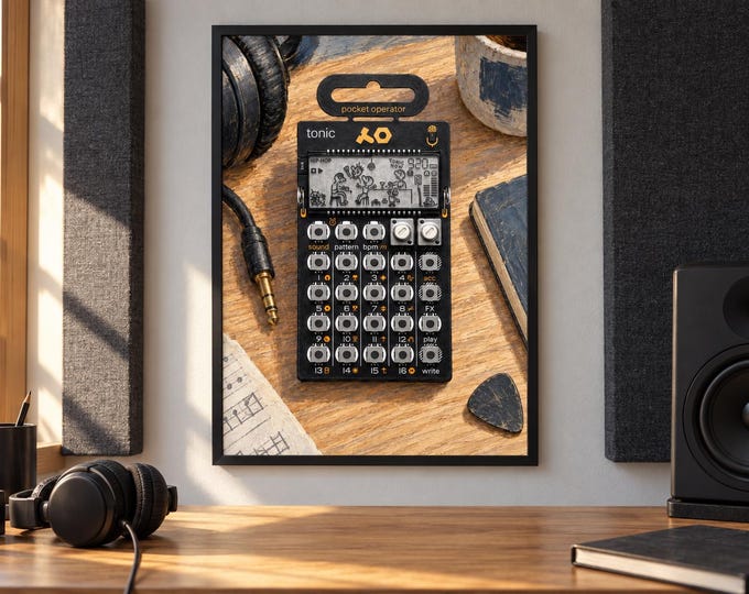 PO-32 Tonic Drum Machine Wall Art, Wooden Music Studio Poster, A2 Printable Download — presentación de la obra