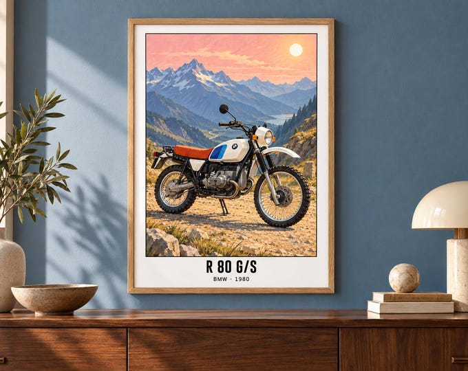 BMW R 80 G/S Motorcycle Art Print, Retro Poster, Two A2 Digital Versions — presentación de la obra
